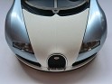 1:18 Auto Art Bugatti Veyron 2005 Pearl/Ice Blue. Subida por Rajas_85